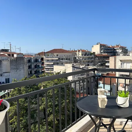 Rooftop Apartment Larissa Buitenkant foto